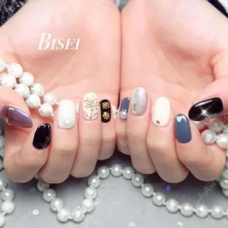 ネイル 🦋 Queenieのネイルデザイン