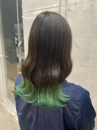 セミロング カラー インナーカラー 推し ブリーチ  髪質改善のヘアスタイル