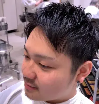 ショート ARMONY秋山輝也 コテ巻き風パーマ特化のヘアスタイル