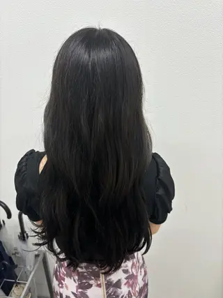 ロング 顔まわりレイヤー/諒 オリーブカラー/天神のヘアスタイル