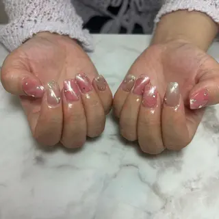 salon UNE LMA見習いスタッフのネイルデザイン