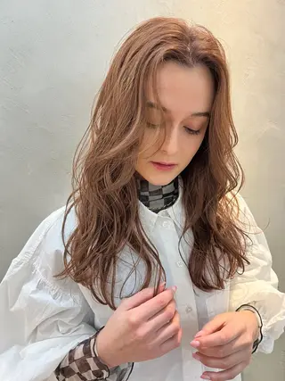 ロング Viot 銀座 樋口 桃佳のヘアスタイル