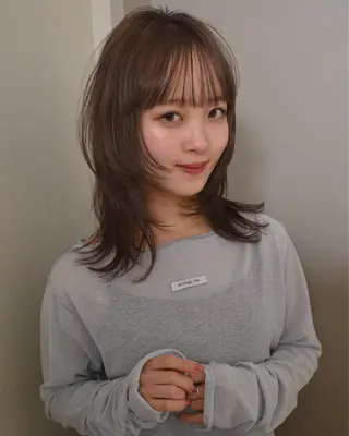 ミディアム カラー aya / ニュアンスカラーのヘアスタイル