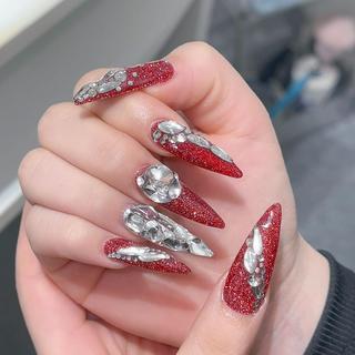 ネイル Queens テイのネイルデザイン