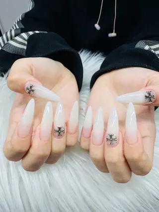 ネイル Anmi Nail 新宿のネイルデザイン