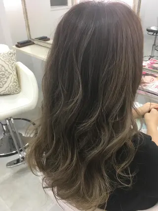 セミロング ロング カラー 髪質改善 中川 翔のヘアスタイル
