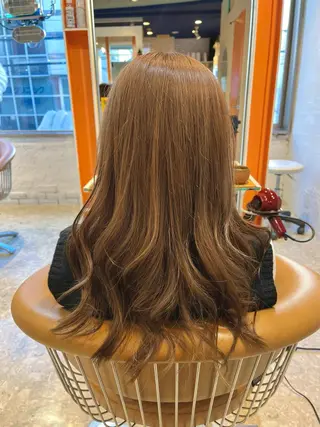 セミロング カラー うしだ かおるのヘアスタイル