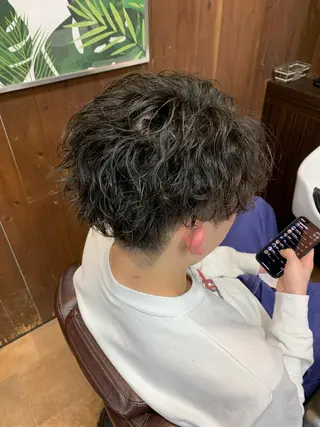 ショート パーマ メンズ 三谷 天兵のヘアスタイル