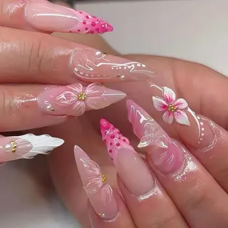 ネイル Blingg NailStudioのネイルデザイン