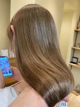 ロング 奈良 彩華のヘアスタイル