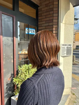 ミディアム カラー 蛭川 愛奈のヘアスタイル