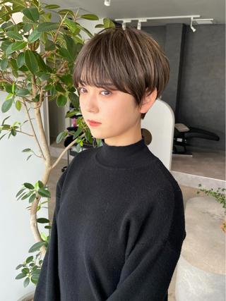 ショート 岸川 恭子のヘアスタイル