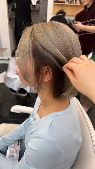 ショート カラー ダブルカラー× 透明感🦋まい🍀のヘアスタイル