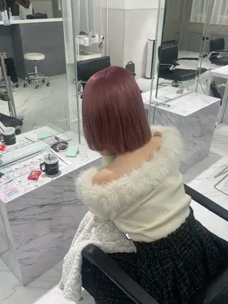 ショート カラー yuzuna ハイトーン 天神のヘアスタイル