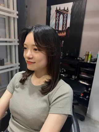 セミロング 似合う髪型見つけます AYAKAのヘアスタイル