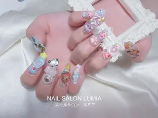 ネイル ネイルサロン ルミア Lumia 店長施術のネイルデザイン