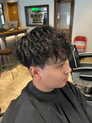 ミディアム パーマ メンズ 清水 men'sパーマ特化のヘアスタイル