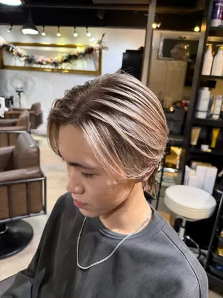 ショート 山影✨バレイヤージュ ハイライト✨メンズ◎のヘアスタイル