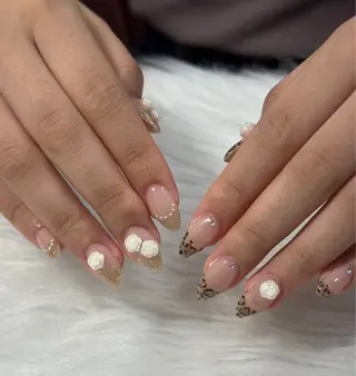 ネイル LAVISH 大和店 emi・:*+のネイルデザイン