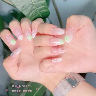 ネイル 中山 美月のネイルデザイン
