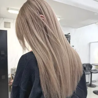 ロング カラー シールエクステ特化 ハイトーン、NANAのヘアスタイル