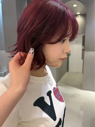 ミディアム カラー ヨシノ マナウのヘアスタイル