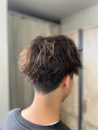 パーマ メンズ 新岡 萌乃のヘアスタイル