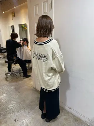 ミディアム カラー MIOベージュカラー 柔らかいカラーのヘアスタイル