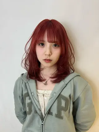 ミディアム 'AXIS cocoroのヘアスタイル