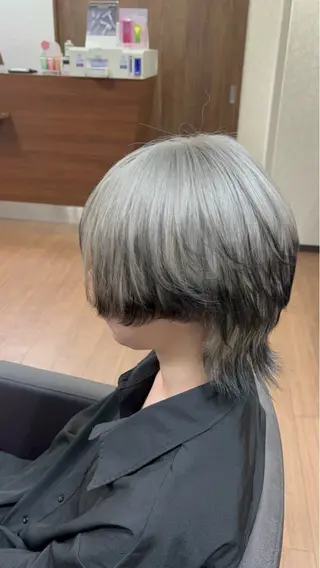 ショート カラー 限界オタク美容師 💜Natsuki☁のヘアスタイル