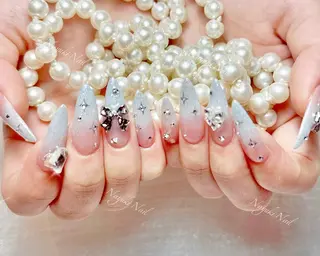 ネイル 🦋 Queenieのネイルデザイン