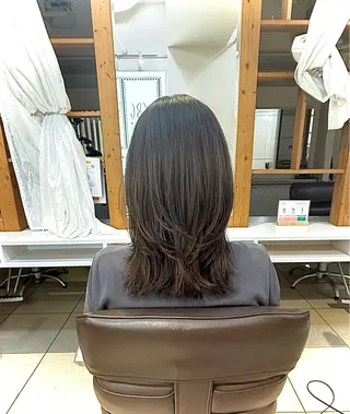 ミディアム 青山 光のヘアスタイル