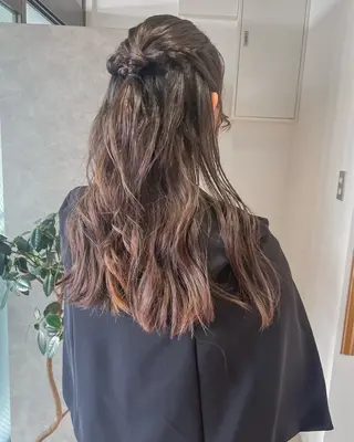 ロング ヘアアレンジ ダブルカラー,透け カラーHINARIのヘアスタイル