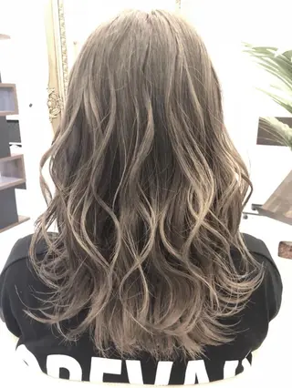 ロング カラー ハイトーン得意😍 Lumiereのヘアスタイル