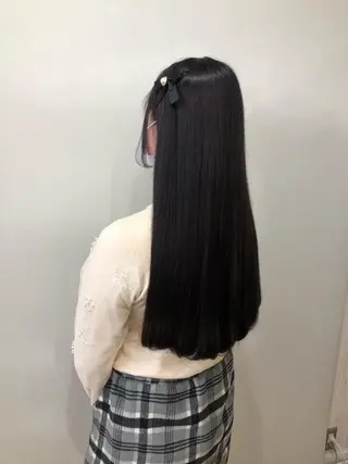 カラー white.梅田 デザインカラー🦄のヘアスタイル