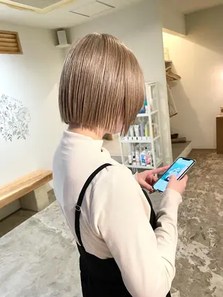ショート カラー ヒナゴ トヨカズのヘアスタイル