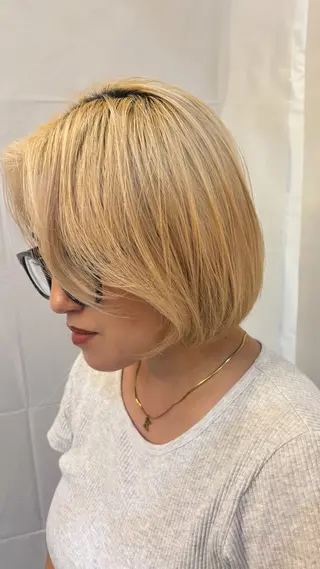 ショート カラー 🍓ブリーチカラー 🎀nene🍓のヘアスタイル