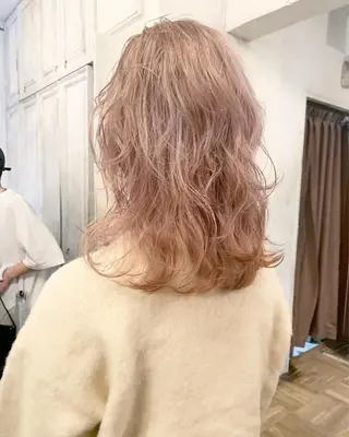ミディアム 🫧ハイトーン✨格安 より質💐マンツーマのヘアスタイル