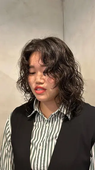 ミディアム パーマ Yuki☺︎パーマ レイヤーカットのヘアスタイル
