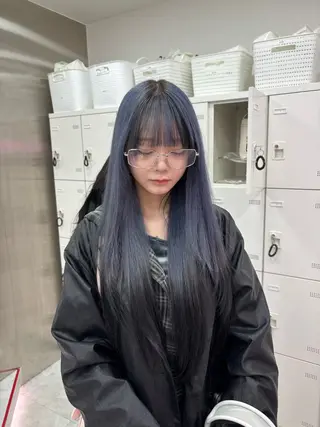 ロング カラー 抜け感レイヤー︴ ニュアンスカラーのヘアスタイル