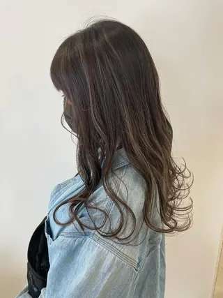 ロング カラー 顔まわりカット✄ ベージュカラー🧸のヘアスタイル