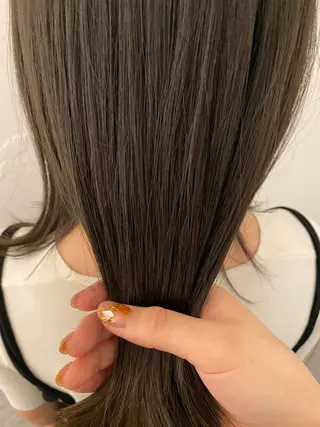 カラー 関 桃萌果のヘアスタイル