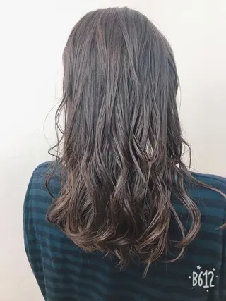 ロング カラー 小山 明菜のヘアスタイル
