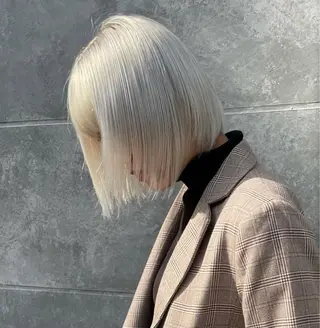 ショート インク 美容院のヘアスタイル