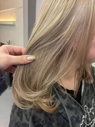 セミロング ooitヨシダ ミナミのヘアスタイル