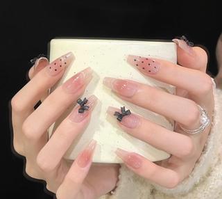 ネイル エリ🫧 nail池袋東口のネイルデザイン