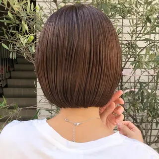 ショート カラー ミルクティーベージュ /ブリーチ/Wカラーのヘアスタイル