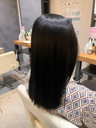 カラー 艶ストレート 口石 ひかるのヘアスタイル