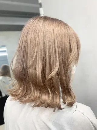 ミディアム 川畑 花菜のヘアスタイル