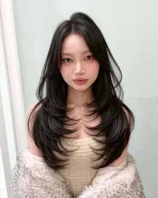 カラー 夏のトレンドヘア🤍 BABY上野のヘアスタイル